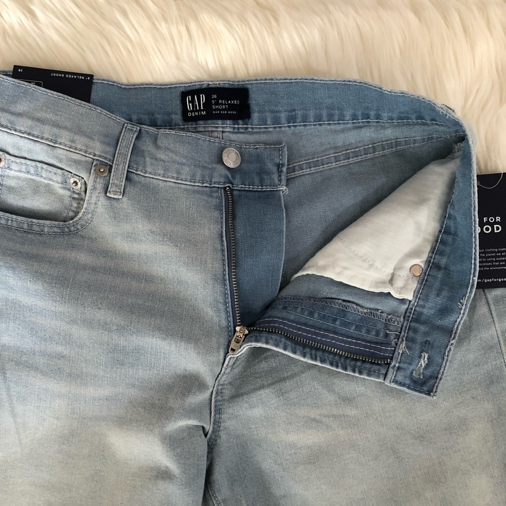 Gap Denim Stretch Mid Rise 5” Raw Hem Shorts NWT - Picture 8 of 8